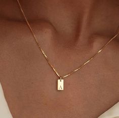 Collier plaqué or. Gold Tag Necklace, Initial Tag Necklace, Gold Tag, Name Necklaces, Initial Necklace Gold, Gold Monogram, Memphis Tn, Tag Necklace, Name Necklace