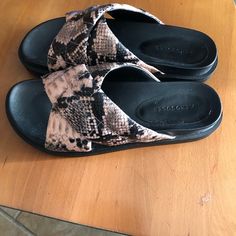 Aerosols Sandals Pink And Black Size 8 M Brand New Never Worn Aerosoles Shoes, Pink And Black, 8 M, Women's Shoes Sandals, Shoes Sandals, Black Pink, Women Shoes, Sandals, Brand New