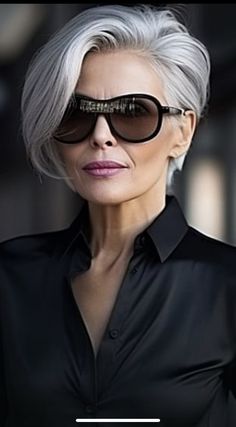 Long Wedge Hairstyles, Short Grey Hair Over 60 With Glasses, Short Hair Over 60 With Glasses, Light Blonde Short Hair, Short Grey Bob Hairstyles, Silver Hair Bob, Short Grey Hair Over 60, 60 Bob Hairstyles, Hot Mom Haircut