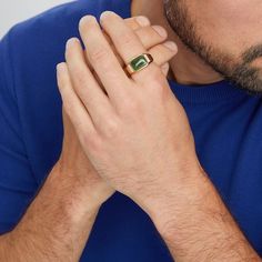 Set a stylish tone with this handsome jade and diamond fashion ring. Crafted in 14K gold. The ring is centred with a 12.0 x 9.0mm emerald-cut Nephrite jade cabochon. Diamond collars flank each side. Set with 0.085 ct. t.w. of diamonds. Diamond Collar, Diamond Fashion Rings, Peoples Jewellers, Nephrite Jade, Fashion Ring, Jade Stone, Baguette Cut, Size 10 Rings, Diamond Fashion