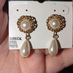 Great Condition Classic White Pearl Metal Earrings, Formal Pearl White Clip-on Earrings, Chic White Dangle Clip-on Earrings, Elegant White Pearl Drop Clip-on Earrings, White Classic Drop Clip-on Earrings, White Elegant Metal Clip-on Earrings, Classic White Drop Clip-on Earrings, Elegant White Metal Clip-on Earrings, Formal White Pearl Drop Clip-on Earrings