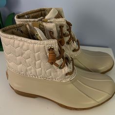 Never Worn Casual Beige Synthetic Boots, Casual Cream Boots With Almond Toe, Casual Cream Slip-on Boots, Sperry Boots, Sperry Shoes, Sperrys, Size 7, Women Shoes, Cream