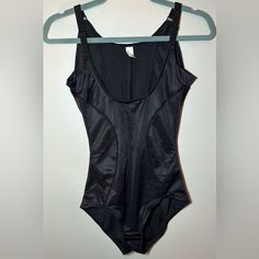 Szm One Piece Maidenform Shapewear With Adjustable Straps And Snap Closure. Never Worn, New Without Tags Scoop Neck Shapewear With Lined Body, Black Stretch Shapewear With Underwire, Black Shapewear Bodysuit For Loungewear, Maidenform Shapewear, Shapewear, Snap Closure, Women's Intimates, Adjustable Straps, One Piece