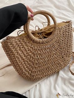 BirdinBag - Chic Straw Bag - Ideal for Summer Beach Vacations Summer Beach Bags, Straw Handbags, Bags Vintage, Backpack Tote Bag, Beach Bags, Vintage Casual, Shopper Tote, Handbags For Women, Color Khaki