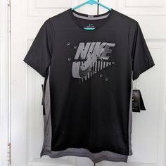 Nike Boys T- Shirt - Size Xl - Dri- Fit Nike Wear, Baggy Shirts, Tops Nike, Nike Boys, Nike Boy, Boys Nike, Kids Nike, Nike Shirts, Nike Black