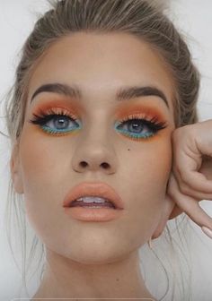 Green And Copper Makeup, Italian Spritz Palette Looks, Purple And Orange Eyeshadow Looks, Eye Makeup For Blue Grey Eyes, Boho Eye Makeup Bohemian, Formal Makeup Colorful, 70s Outfit For Women, Casual Colorful Eye Makeup, Pride Makeup Subtle