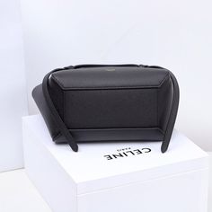 Size: 20cm*20cm*10cm It comes with Dust box, Care manual, Tag, and Paper bag. High-end Square Bags With Removable Pouch, High-end Tote Box Bag With Removable Pouch, High-end Square Shoulder Bag For Gift, High-end Square Shoulder Bag As Gift, High-end Square Shoulder Bag Gift, High-end Square Box Bag With Removable Pouch, Designer Square Shoulder Bag With Large Capacity, High-end Black Box Bag With Large Capacity, Square Bucket Bag With Top Carry Handle For Office