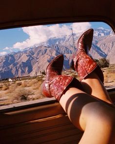 1970s Southern Aesthetic, Asthetic Cowgirl Boots Picture, Cowgirl Boots Pictures, Cowboy Summer Aesthetic, California Western Style, Red Cowgirl Boots Aesthetic, Vintage Western Photos, Desert Cowgirl Photoshoot, Country Western Aesthetic