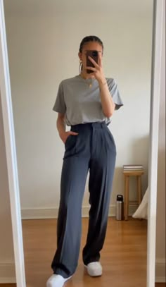 How To Style Trousers Women Casual, Casual Job Outfit, T Shirt And Slacks Outfit, Cool Girl Business Casual, Business Casual Outfits Healthcare, Women Trousers Outfits Casual, Autumn Smart Casual Outfits, Sporty Professional Outfits, Fall Work Outfits 2023