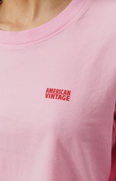 Long-sleeved round-neck t-shirt Basic Pink T-shirt For Fall, Pink Long Sleeve T-shirt With Text Print, Pink T-shirt For Fall Streetwear, Basic Long Sleeve Pink T-shirt, Pink Crew Neck Top With Text Print, Pink Long Sleeve T-shirt With Text, Pink Relaxed Fit T-shirt For Fall, Retro Pink Top With Text Print, Summer Pink Crew Neck Sweatshirt