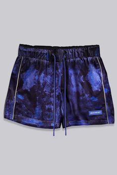 These shorts were designed to fit above the knee with a 5'' inseam and are made from a lightweight and breathable mesh fabric. They feature two side pockets with zipper for securing your belongings, logo printed on inner side of waistband, color matching drawstrings and reflective piping along the sides. Branded with a BRAVEFORT rubber patch on the left leg. FIT: True to size. Model is 5' 10'' 165lb and wears size Medium. FEATURES: Breathable mesh fabric. Side pockets with zipper. Logo printed o Workout Bottoms With Mesh Pockets For Summer, Summer Workout Bottoms With Mesh Pockets, Nylon Athletic Shorts With Mesh Pockets For Summer, Summer Athletic Shorts With Mesh Pockets, Summer Athleisure Athletic Shorts With Mesh Pockets, Summer Nylon Shorts With Mesh Pockets, Sporty Summer Bottoms With Mesh Pockets, Casual Summer Shorts With Mesh Pockets, Summer Sports Shorts With Mesh Pockets