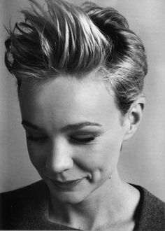 Carey Mulligan Hair, Celebrity Short Hair, Makeup Tip, Carey Mulligan, Haircut Styles, Desperate Housewives, Short Haircut, A Magazine