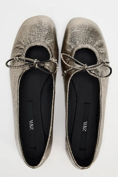 METALLIC BALLET FLATS WITH BOW - Bronze | ZARA United States Dress With Ballet Flats, Metallic Ballet Flats, Blazers Shoes, Silky Shirt, Waistcoat Dress, Cargo Shirts, Fashion Wishlist, Ballerina Shoes, Shoes Trainers