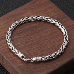 Pulsera de cadena de cuerda de plata esterlina para hombre - Jewelry1000.com Men Chain, Bracelet Metal, Braided Rope, Sterling Silver Mens, Metal Bracelets, Chains For Men, Rope Chain, Chain Bracelet, Bracelets For Men