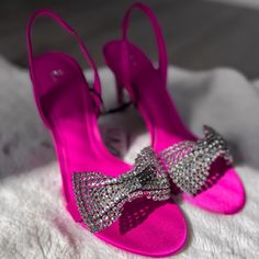 Slingback High Heels With Embellished Bow. Heel Height: 3.9 Inches (10 Cm) Airfit. Flexible Technical Sole Made Of Latex Foam Designed To Offer Increased Comfort. Color: Fuchsia Size: Us 6.5 (Eu 37) Upper 100% Polyester Lining 100% Polyurethane Sole 100% Polyurethane Thermoplastic Insole 70% Goat Leather 30% Polyester Bloggers Fav Sold Out!! Bow High Heels, Brown Knee High Boots, Zara Heels, White Sandals Heels, Strappy High Heels, Zara Leather, Kitten Heel Pumps, Platform Sandals Heels, Leather High Heels