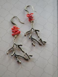 These fun coral dangle earrings feature tiny pieces of vibrant orange/red coral on gold brass coral reef branches, inspired by snorkeling in Hawaii's beautiful underwater world - vibrant and full of life. The metal coral branches are double sided so the earrings are beautiful from all angles. They are very lightweight and perfect for daily wear! Available in silvertone and gold/brass. The ornate ear hooks feature a carved design which compliments the reef branches and are hypoallergenic. Total l Beautiful Underwater, Branch Earrings, Mermaid Earrings, The Reef, Coral Earrings, Coral Necklace, Earrings Beaded, Shell Bracelet, Earrings Red