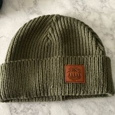 Brand New Never Worn Khaki Cap For Fall, Classic Winter Hat For Outdoor Activities, Warm Casual Hats For Outdoor, Casual Warm Hat For Outdoor, Fall Beanie For Outdoor Activities, Casual Beanie For Outdoor, Casual Green Beanie For Outdoor, Fall Outdoor Beanie Hat, Fall Outdoor Cap