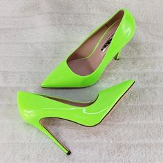 Lime Yellow Patent Stiletto Heels New In Box True To Size Green Pointed Toe Court Shoes, Green Fitted Pointed Toe Court Shoes, Green Fitted Court Shoes With Pointed Toe, Fitted Green Court Shoes With Pointed Toe, Trendy Almond Toe Court Shoes For Party, Fitted Green Heels With 4-inch Heel, Trendy Fitted High Heel Court Shoes, Trendy Green Pointed Toe Heels, Green Almond Toe Court Shoes