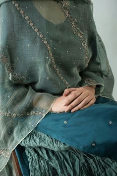 Gharara Designs, Embroidery Fashion Detail, Embroidered Suit, Good Earth, Traditional Indian Outfits, Kurti Designs Party Wear, Kurta Designs Women, Simple Pakistani Dresses, Beautiful Dress Designs