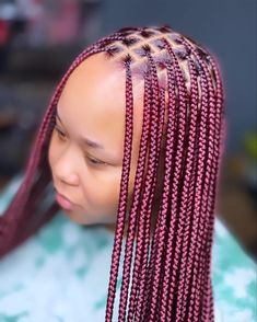 Wine Red Braids For Black Women, Wine Red Box Braids, Wine Braids For Black Women, Wine Knotless Braids, Wine Braids Hairstyles, Maroon Braids, Red Braids For Black Women, Burgundy Knotless Braids, Burgundy Braids