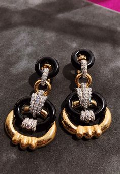 Brilliant-cut diamonds, carved black onyx, hammered 18K gold, and platinum Animal Bracelet, David Webb, Unusual Earrings, Jeweled Earrings, Fancy Earrings, Earrings In Gold, Themed Jewelry, Antique Diamond, Earrings Collection