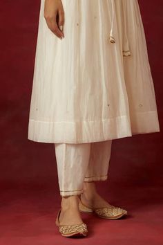 Buy White Light Chanderi Hand Embroidered Leaf Kurta V Neck Jacket Pant Set For Women by Ikshita Choudhary Online at Aza Fashions. Embroidered Leaf, Embroidered Leaves, Embroidered Jacket, Pant Set, Set For Women, Aza Fashion, Stylish Dresses, Fashion Set, White Light