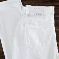 Loft Jeans White Boyfriend Fit High Rise Zipper, Button Closure Ankle Length Pockets Soft & Stretchy 100% Cotton Size 27 (4) New! With Tags Retails For $79.50 Classic White Bottoms For Everyday Wear, Classic White Everyday Bottoms, Fitted White Bottoms For Everyday, Fitted White Pants For Everyday, White Bottoms With Belt Loops For Everyday, Everyday White Bottoms With Belt Loops, Classic High Rise Bottoms For Day Out, Black Maternity Jeans, High Waisted Boyfriend Jeans