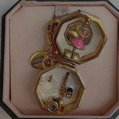 Retired Rare Juicy Couture Ballerina Dancer Jewelry Box No Box Included Excellent Condition With No Tarnishing Juicy Couture Charms, Kawaii Stuff, Juicy Couture Jewelry, Couture Jewelry, Box Color, Resin Jewelry, Pink Gold, Juicy Couture, Pink And Gold