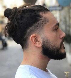 kiểu tóc man bun low undercut Low Undercut, Mens Long Hair Undercut, Ponytail Hairstyles For Men, Mens Ponytail Hairstyles, Long Hair Fade, Man Bun Haircut, Man Bun Undercut, Men Haircut Undercut, Man Bun Styles