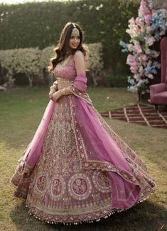 Lengha Wedding, Lehenga For Engagement, Indian Wedding Reception Outfits, Brown Stuff, Indian Fits, Desi Clothing, Indian Things, Engagement Dress For Bride, Heavy Lehenga