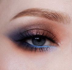 Makeup Blue Eyes, Elegantes Makeup, Smink Inspiration, Dope Makeup, Winter Makeup, Blue Eyeshadow