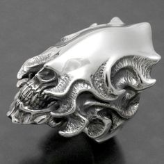 made by Strange Freak Designs SFD-R-100 creature skull ring made in JAPAN if you want other ring gauge please contact us. Skull Creature, Strange Rings, Cool Rings For Men, Fancy Accessories, Art Jewelry Design, Black Wedding Rings, Alien Concept Art, Silver Work, Skull Ring