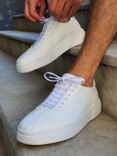 Bellingham White Laced Sneakers – brabion Snicker Shoes, Minimalist Sneakers, Tan Sneakers, White Shoes Men, White Sneakers Men, Flats Shoes Comfortable, White Casual Shoes, Semi Casual, White Shoes Sneakers