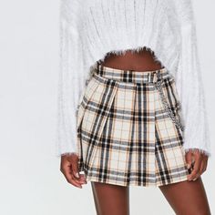 Women's Pleated Plaid Mini Skirt From Forever 21 In Cream/Multi. A Woven Mini Skirt Featuring An Allover Plaid Pattern, Pleated Construction, A-Line Silhouette, And Layered Wallet Chains. Content + Care - Shell: 100% Cotton - Lining: 100% Polyester - Hand Wash Cold New With Tag. Size: Available In Various Sizes Color: Cream/Multi Mini Skirt For Women Black Chiffon Skirt, Plaid Pleated Mini Skirt, White Lace Skirt, Patterned Skirt, One Piece Clothing, Checkered Skirt, Distressed Denim Skirt, Miniskirt Outfits, Midi Skirt Pencil