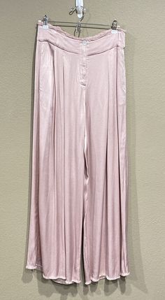 Raquel Allegra Womens 2 Keaton Satin Trousers 100% Silk Blush Pink Wide Leg Pant. See pictures for measurements Formal Pink Trousers, Formal Pink Long Pants, Fancy Fashion, Satin Trousers, Raquel Allegra, Wide Leg Pant, See Pictures, Leg Pants, Blush Pink