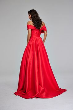 Jovani 40832 Fall 2024 evening collection dress. Fall 2024, Size 00, Dress Collection, Beautiful Dresses, Types Of Sleeves, Navy, Purple, Red, Dresses