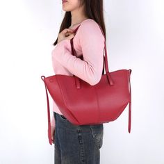 Luxury Brand Handbag Tote Bag for Women PU Leather Shoulder Bag Purse Design Large Capacity Totes Top Handle Hobo Shopper Bag Specification:Shape: Casual ToteMain Material: PULining Material: NoneStyle: FashionGender: WomenPattern Type: SolidPlace Of Origin: GUANG DONG ProvinceLarge Size: 53*32*10.5cm/20.67*12.48*4.1inSmall Size: 42*25*8.5cm/16.38*9.75*3.32inNote:Due to the different monitor and light effect, the actual color of the item might be slightly different from the color showed on the p Purse Design, Vintage Shoulder Bag, Casual Tote, Branded Handbags, Small Purse, Bag Dress, Shopper Bag, Bag For Women, Grocery Bag