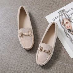 Beige Casual Flat Bottom Loafers, Beige Casual Loafers With Flat Heel, Casual Beige Loafers With Flat Heel, Casual Closed Toe Moccasins For Office, Summer Slip-on Office Loafers, Beige Spring Loafers With Flat Heel, Round Toe Flats For Summer Office Wear, Summer Office Flats With Round Toe, Summer Office Slip-on Loafers