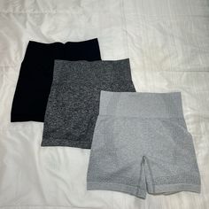 Cute Gym Biker Shorts Bundle. With Scrunch That Makes It Look Very Flattering On! Very Soft Fabric! Never Worn With Original Packaging!! - You Can Always Dm Me If You Have Any Questions! #Gym #Gymshorts #Bikershorts #Gymwear #Trendy Gym Shark Shorts, Shorts Biker, Shein Shorts, Biker Shorts Outfit, Black Biker Shorts, Shein Outfits, Black Tie Dye, Spandex Shorts, Birthday Wishlist