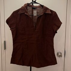 Nwt Never Worn The Limited Size M 100% Linen Brown Blouse. Collared Shirt. Made In China Classic Brown Top With Collared Neckline, Brown Cotton V-neck Blouse, Brown Cotton V-neck Shirt, Brown Summer Office Top, Brown Summer Office Tops, Cotton V-neck Office Tops, Brown V-neck Blouse For Office, Cotton V-neck Top For Office, Elegant Brown Short Sleeve Blouse