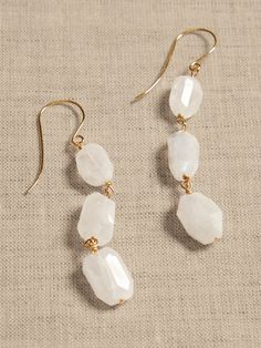 Gemstone Jewelry Aesthetic, Natural Stone Jewelry Diy, Earring Making Ideas, Looks Can Be Deceiving, Earring Inspo, Cool Earrings, Ear Art, Jewelry Board, Jewelry Aesthetic