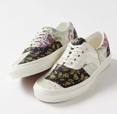 BRAND NEW WITH VANS TAGS ATTACHED! 100% AUTHENTIC GUARANTEED! FAST FREE PRIORITY SHIPPING IN BOX WITH CARE! VANS CLASSIC ERA PATCHWORK FLORAL PRINT SNEAKERS SHOES  MEN'S SIZE 5 = WOMEN'S SIZE 6.5 Introduced in 1976 and originally called the Vans #95, the Era was made popular by the legendary Z-Boys and remains the shoe of choice for skaters, surfers and creative people worldwide. Featuring a patchwork design in floral brocade, this Era also includes metal eyelets, padded collars for support and Lime Green Shoes, Wardrobe Revamp, Z Boys, Vans Era, Black And White Sneakers, White Sneakers Women, Purple Shoes, Aesthetic Shoes, Print Sneakers