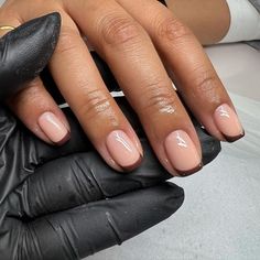 Brown Tip Manicure, Brown French Tip Dip Nails, Casual Nails Short, Brown Tip French Nails, Cute Short Nails Fall, Short Nail Designs Brown, French Manicure Nails Colored, Winter French Tip Nails Square, Milky Brown Nails