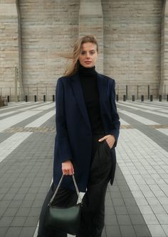 The perfect blue wool coat. Its loose fit is ideal for layering. A chic alternative to keep warm. It is lightweight and warm, making it the perfect transeasonal wool coat. The Navy blue tone is very chic, specially when worn with black or neutral colors. Great freedom for styling! 100% super soft wool Deep pockets with flap details Fully lined in 100% silky viscose fabric Take your normal size, fit runs slightly loose Everyday Black Bag, Grey Crossbody Bag, Gray Wool Coat, Blazer Beige, Denim Blazer, Black Shoulder Bag, Viscose Fabric, Blue Wool, Black Blazers