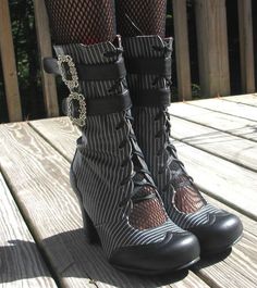 TUK STEAMPUNK Pinstripe Neo-Victorian Open Ghillie GRANNY Boots Lace &… Moda Steampunk, Steampunk Shoes, Granny Boots, Glamour Vintage, Lady Like, Dr Shoes, Neo Victorian, Steampunk Accessories