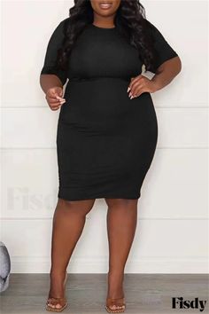 Fisdy - Elegante Plus Size Negro Básico O Cuello Vestido de Manga Corta para Casual Moda Basic Black Dress, White Fashion Casual, Black Short Sleeve Dress, Dress Item, Dress Sleeve Styles, Dress Short Sleeve, Short Dresses Casual, Stylish Plus, Style Noir