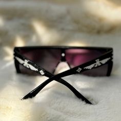 Thunderbird Beaded Sunglasses - Nikikw Designs Beaded Sunglasses, Womens Activewear Tops, Fashion Tops Blouse, Shoe Last, Delica Beads, Oversized Style, In Frame, Swimwear Girls, Tote Purse