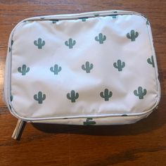 Selling Cactus Print Cosmetic Travel Case. Never Used. Removable Velcro Brush Holder Panel. Stuff For School, Cactus Print, Travel Cosmetic Bags, Brush Holder, Travel Case, Cosmetic Bags, Pencil Case, Travel Bag, Cosmetic Bag