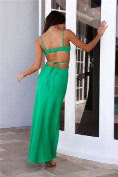 Length from shoulder to hem of size S: 134cm. Chest 37cm, Waist 33cm, size S. Maxi dress. Lined. Model is a standard XS and is wearing size XS. True to size. Non-stretch. Cutout. Tie-up. Gold closure. Zipper. Cold hand wash only. Polyester. Get your vacay 'fits sorted with the Islands Around Maxi Dress. Featuring a cutout at the waist and a tie-up design. Style with sandals for a look we're obsessed with. Vacay Fits, First Day Outfit, Brunch Dress, Prom Shopping, White Prom Dress, Bridal Shower Dress, Shower Dresses, Jumpsuits And Romper, Feather Dress