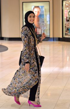 Muslimah Style, Modele Hijab, Night Street, Muslim Women Fashion, Hijabi Style, Fashion Muslim, Style Hijab, Muslim Dress